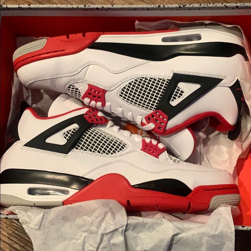Air Jordan 4 Retro Fire Red